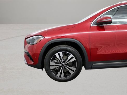 Used 2025 Mercedes-Benz GLA 250 image 10