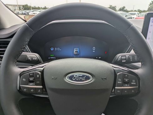 Used 2023 Ford Escape Platinum FWD image 34