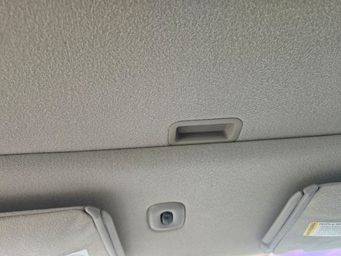 Used 2000 Oldsmobile Intrigue GL FWD image 16