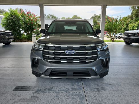 Used 2025 Ford Explorer Active w/ Active Comfort Package RWD image 8