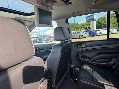 Used 2019 GMC Yukon SLT w/ Premium Edition AWD/4WD image 38