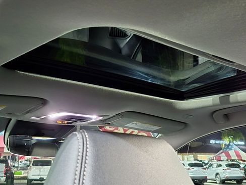 Used 2025 Toyota Corolla Cross XLE image 19