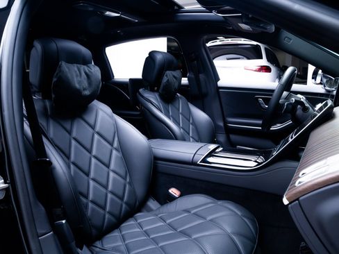 Used 2023 Mercedes-Benz Maybach S 680 4MATIC image 31
