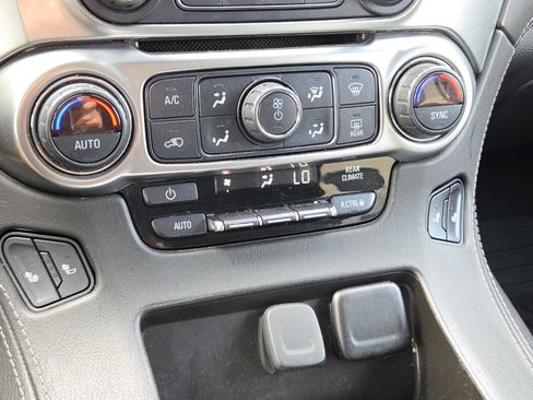 Used 2019 Chevrolet Suburban LT image 28