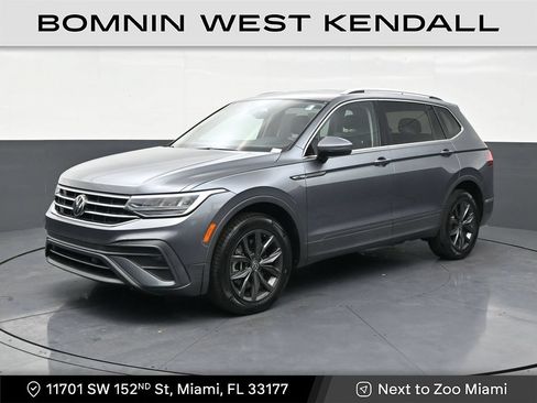 Used 2024 Volkswagen Tiguan SE FWD image 1