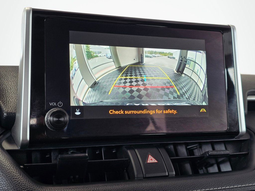 Used 2025 Toyota RAV4 XLE w/ Convenience Package AWD/4WD image 27