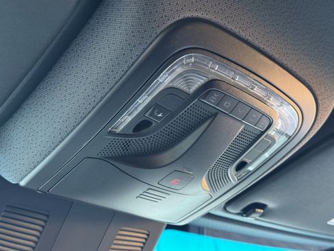 Used 2024 Mercedes-Benz Sprinter 2500 image 27