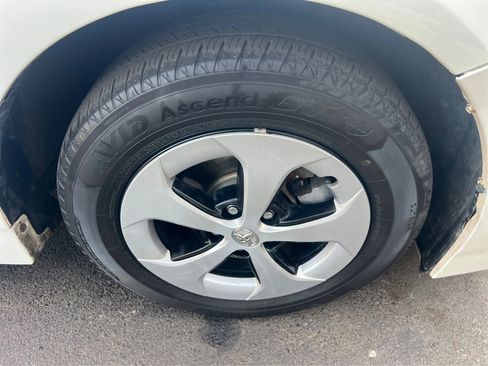 Used 2012 Toyota Prius Three image 22