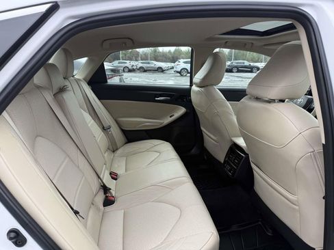 Used 2019 Toyota Avalon Limited w/ Advanced Safety Package image 17