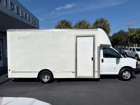 Used 2021 Chevrolet Express 3500 w/ Power Convenience Package RWD image 9