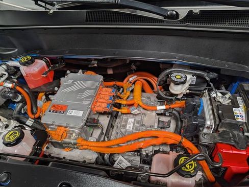 Used 2023 Chevrolet Bolt EUV Premier FWD image 29