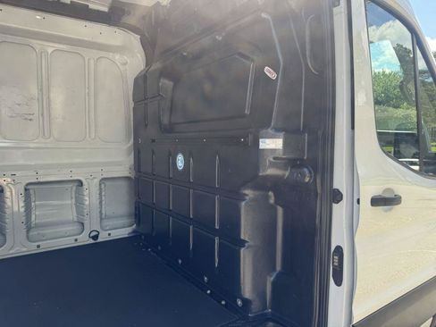 Used 2020 Ford Transit 250 Medium Roof RWD image 16