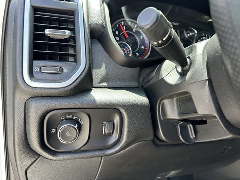 Used 2022 RAM 2500 Big Horn AWD/4WD image 30