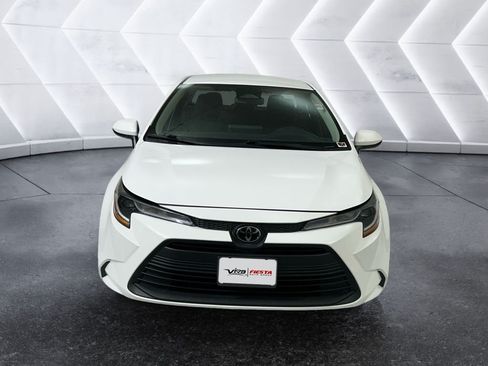Used 2024 Toyota Corolla LE FWD image 2