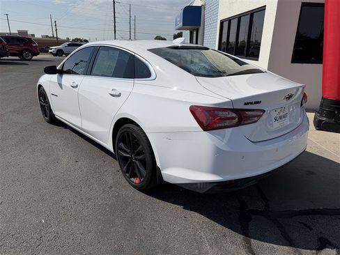Used 2022 Chevrolet Malibu LT w/ Leather Package FWD image 4