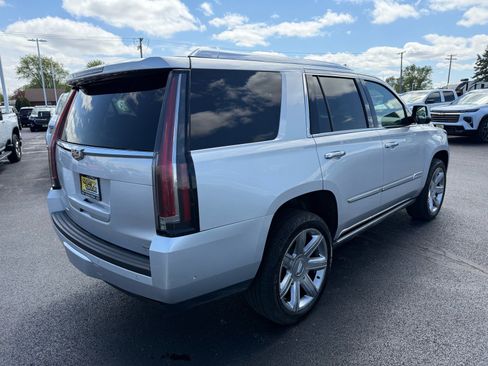 Used 2019 Cadillac Escalade Premium Luxury image 5
