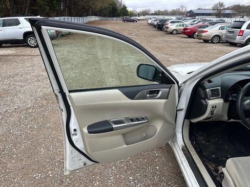 Used 2010 Subaru Impreza 2.5i image 21