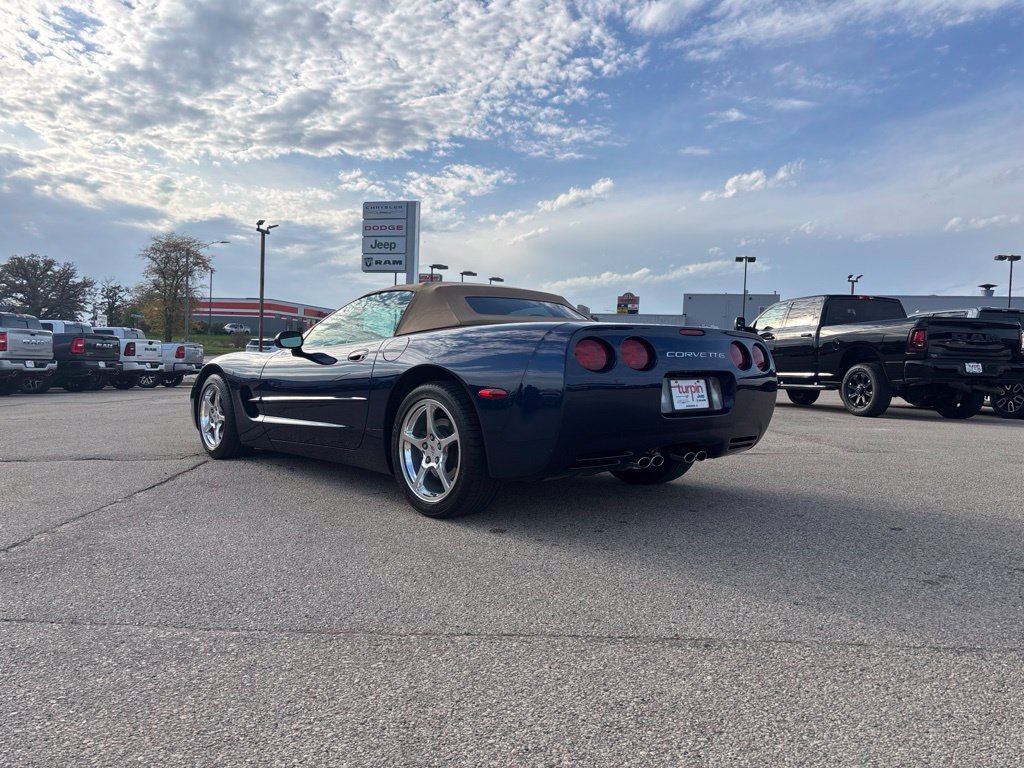 Used 2001 Chevrolet Corvette Convertible w/ Preferred Equipment Group2 RWD image 3
