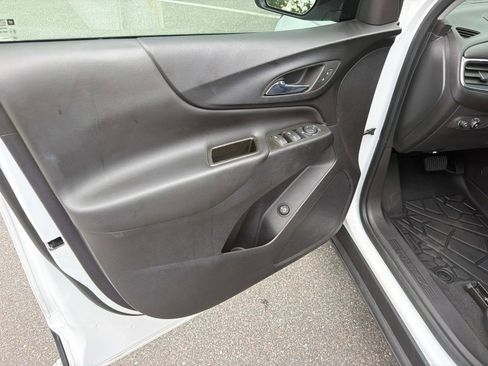 Used 2023 Chevrolet Equinox LT FWD image 17