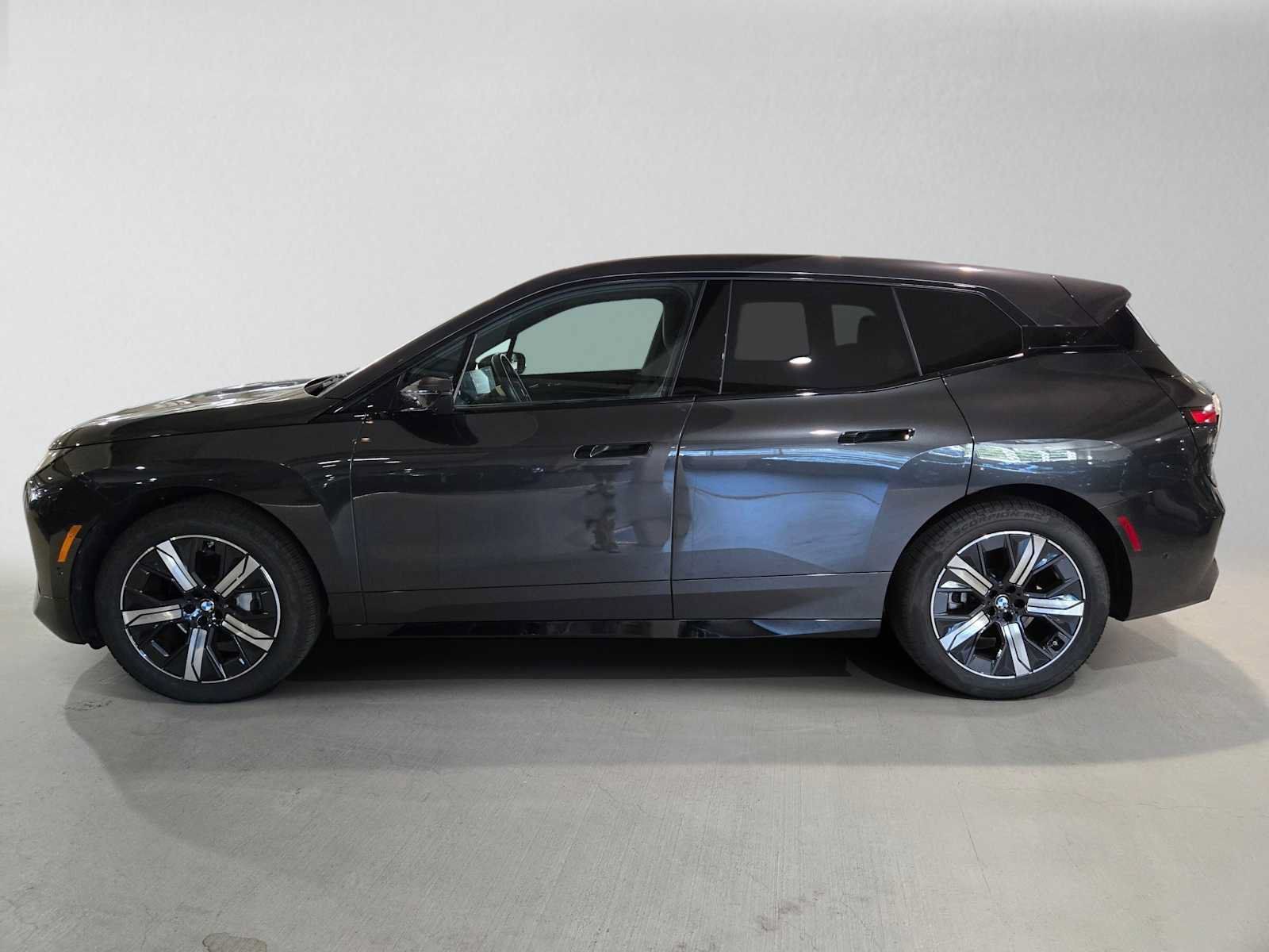 Used 2026 BMW iX xDrive45 w/ Executive Package AWD/4WD image 6