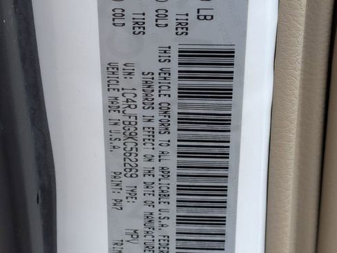 Used 2019 Jeep Grand Cherokee Limited w/ Trailer Tow Group IV image 34