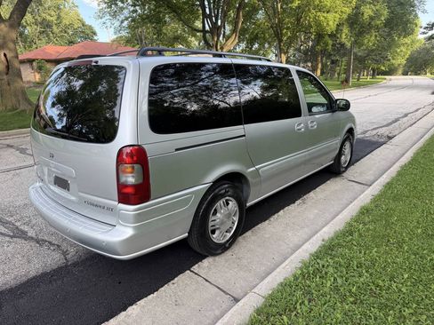 Used 2002 Chevrolet Venture Warner Brothers w/ Trailering Pkg FWD image 5