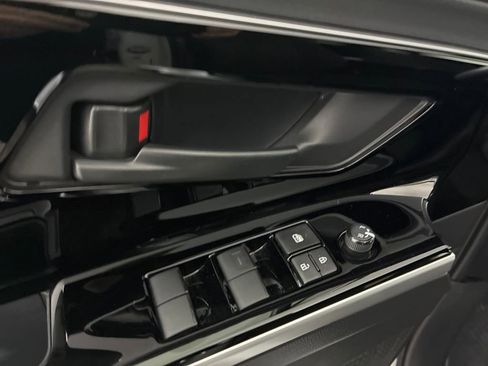 Used 2024 Subaru Solterra Premium image 15