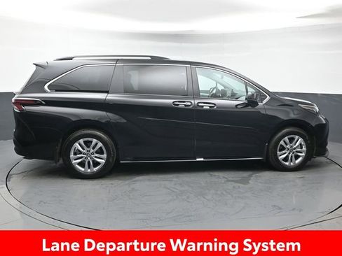 Certified 2026 Toyota Sienna XLE AWD/4WD image 8