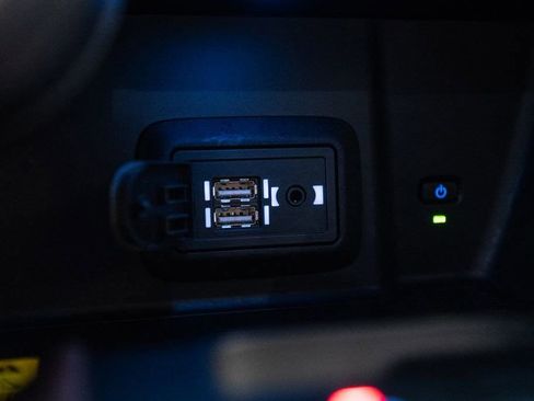 Used 2021 Toyota Venza XLE w/ Softex Package image 32