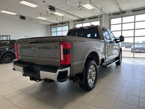 Used 2023 Ford F350 Lariat w/ Chrome Package AWD/4WD image 5