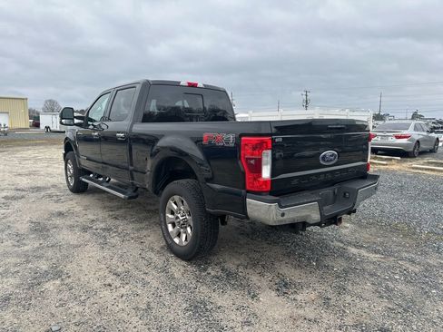 Used 2017 Ford F250 Lariat w/ Lariat Ultimate Package image 3