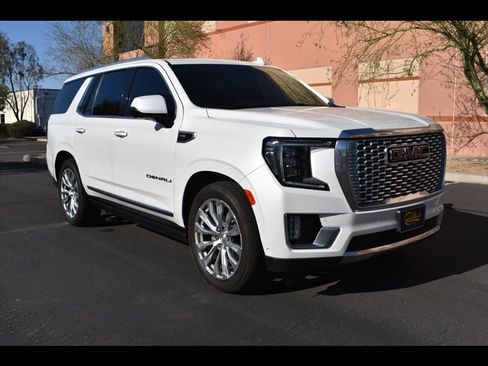 Used 2024 GMC Yukon Denali w/ Denali Reserve Package AWD/4WD image 2