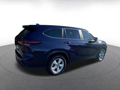 Used 2025 Toyota Highlander LE image 15