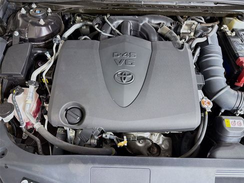 Used 2019 Toyota Avalon Limited w/ Advanced Safety Package FWD image 33