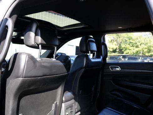 Used 2019 Jeep Grand Cherokee Altitude image 37