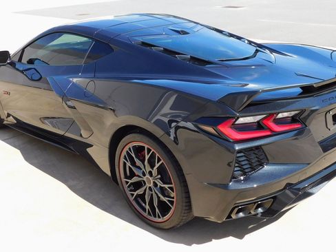 Used 2023 Chevrolet Corvette Stingray Premium Cpe w/ Z51 Performance Package RWD image 19