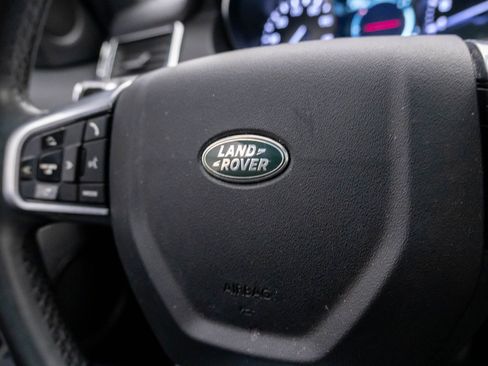 Used 2019 Land Rover Discovery Sport image 22