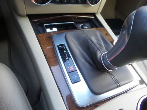 Used 2013 Mercedes-Benz C 250 Sport image 87