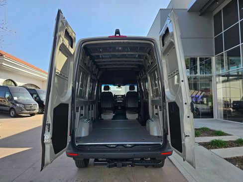New 2026 Mercedes-Benz Sprinter 2500 image 17
