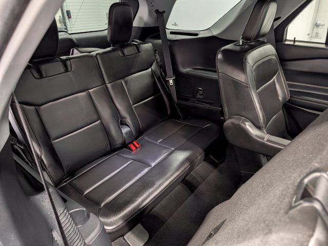 Used 2023 Ford Explorer XLT w/ Equipment Group 202A AWD/4WD image 34