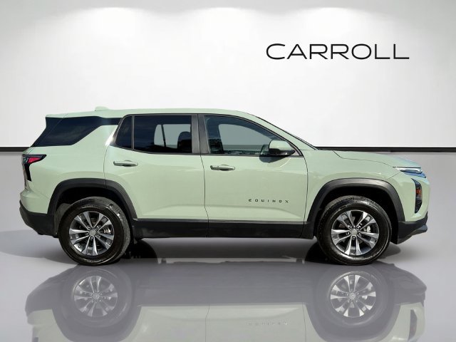 Used 2025 Chevrolet Equinox LT w/ Safety and Technology Package FWD image 2