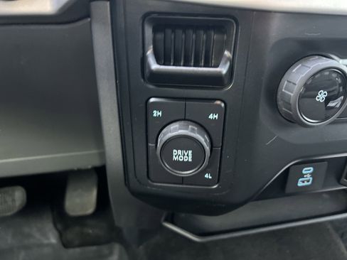 Used 2022 Ford F150 XLT w/ XTR Package image 21