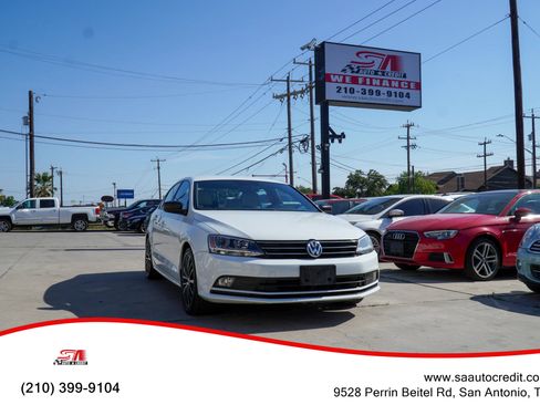 Used 2015 Volkswagen Jetta SE image 1