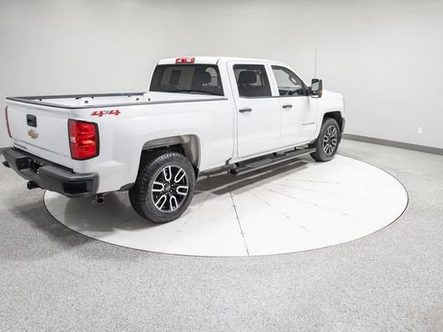 Used 2018 Chevrolet Silverado 1500 W/T w/ Trailering Package AWD/4WD image 26