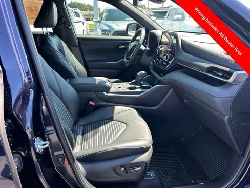 Used 2024 Toyota Highlander XSE FWD image 25