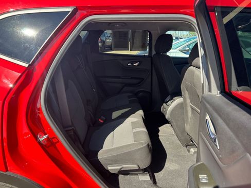 Used 2025 Chevrolet Blazer LT image 28