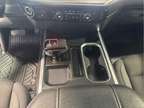 Used 2024 Chevrolet Silverado 1500 LT Trail Boss w/ Convenience Package II AWD/4WD image 21