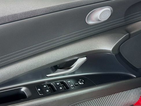 Used 2022 Hyundai Elantra SE w/ Cargo Package image 19