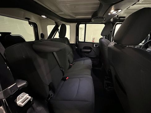 Used 2021 Jeep Wrangler Unlimited Sport AWD/4WD image 21