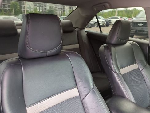 Used 2014 Toyota Camry SE image 7